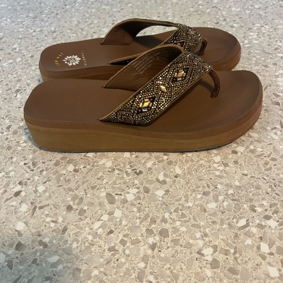 Yellow box Flatform Sandal Brown Bejeweled size 8 Leather upper - Picture 1 of 11